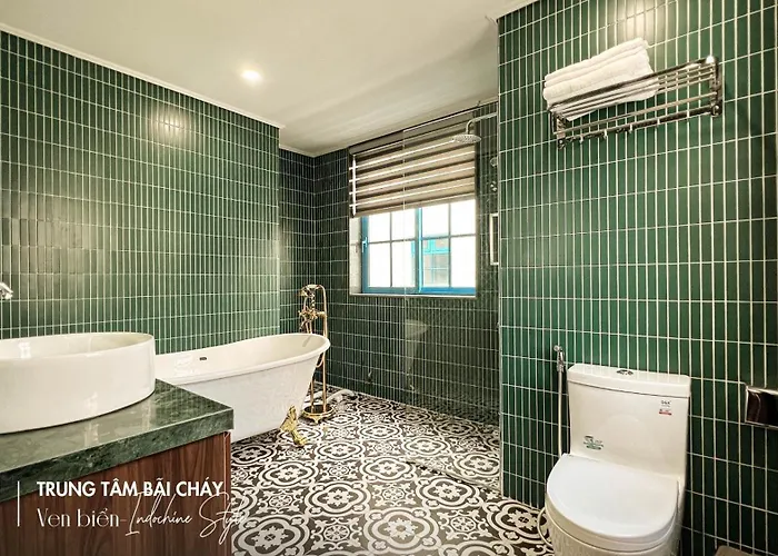 Villa Sun Feria Bai Chay Luxury *